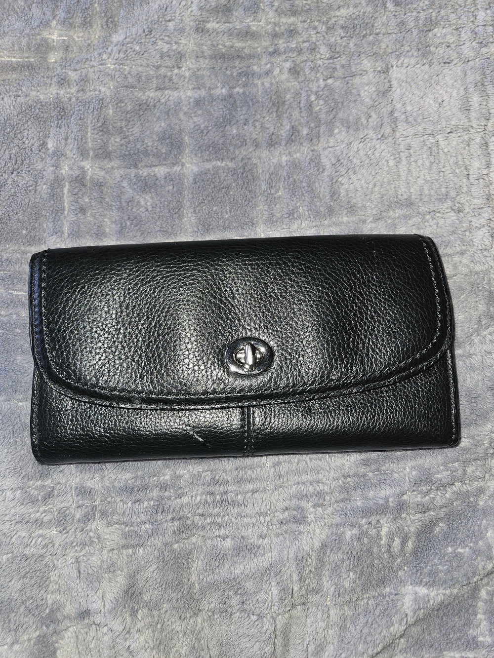 Coach Black Pebbled Leather Turnlock Trifold Envelope Wallet Y2K